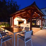 Golden Apple Villa