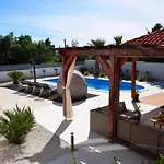 Golden Apple Villa Seline