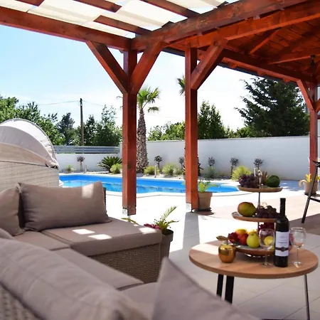 Golden Apple Villa Seline