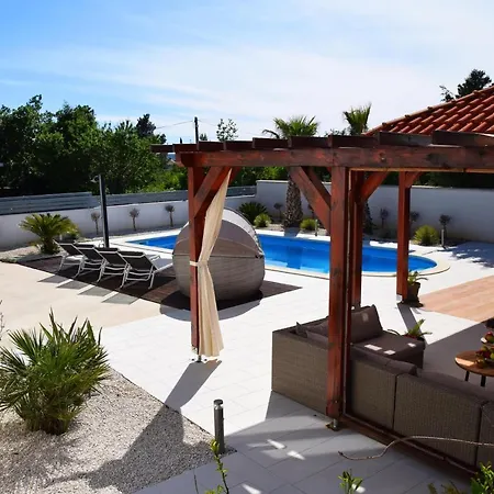 Golden Apple Villa Seline