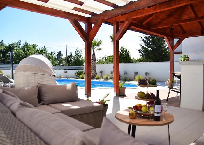 Golden Apple Villa Seline