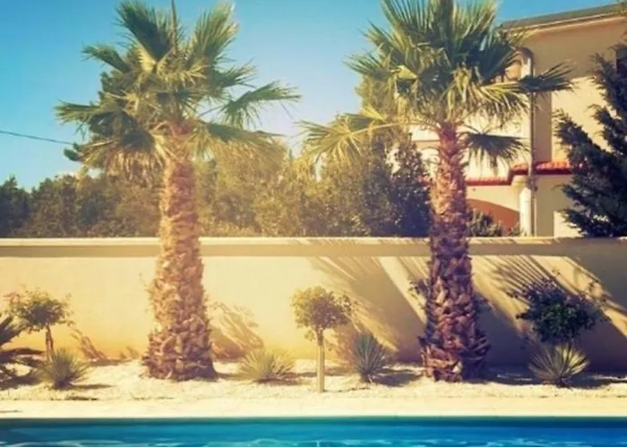 Golden Apple Villa