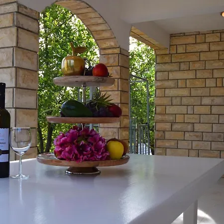 Golden Apple Villa