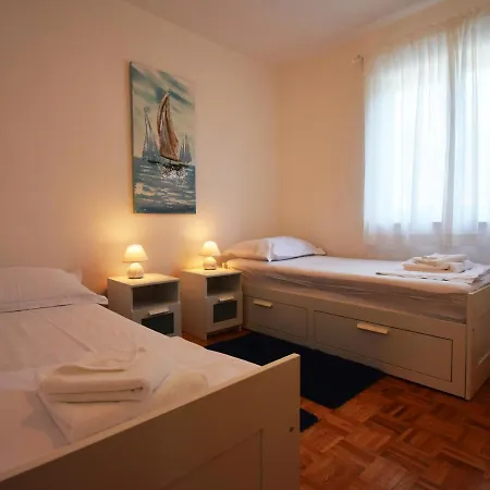 Golden Apple Villa