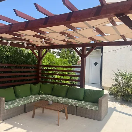 Golden Apple Селине