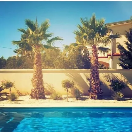 Golden Apple Villa