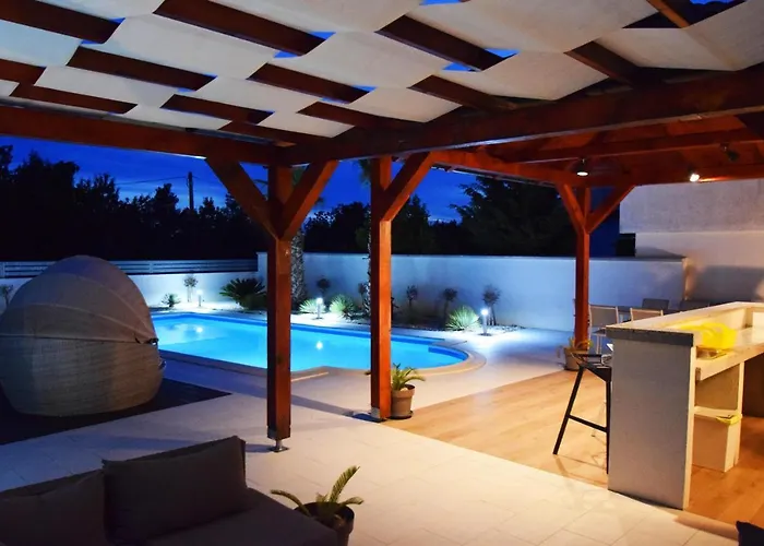 Golden Apple Villa Seline